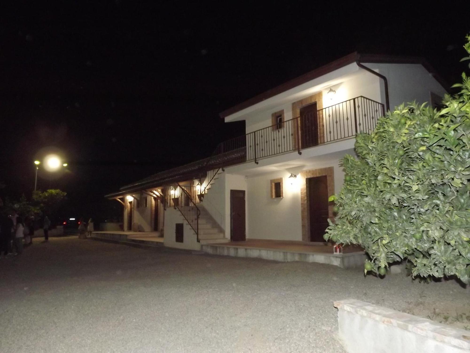Agriturismo Trappeto Vecchio San Demetrio Corone ภายนอก รูปภาพ
