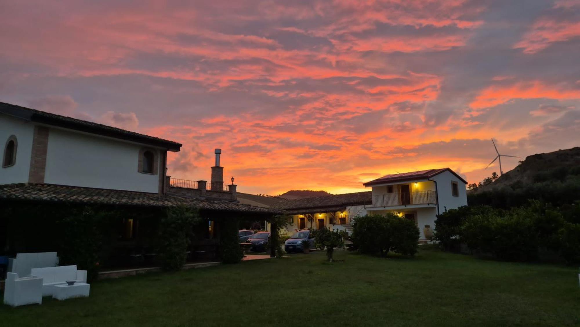 Agriturismo Trappeto Vecchio San Demetrio Corone ภายนอก รูปภาพ