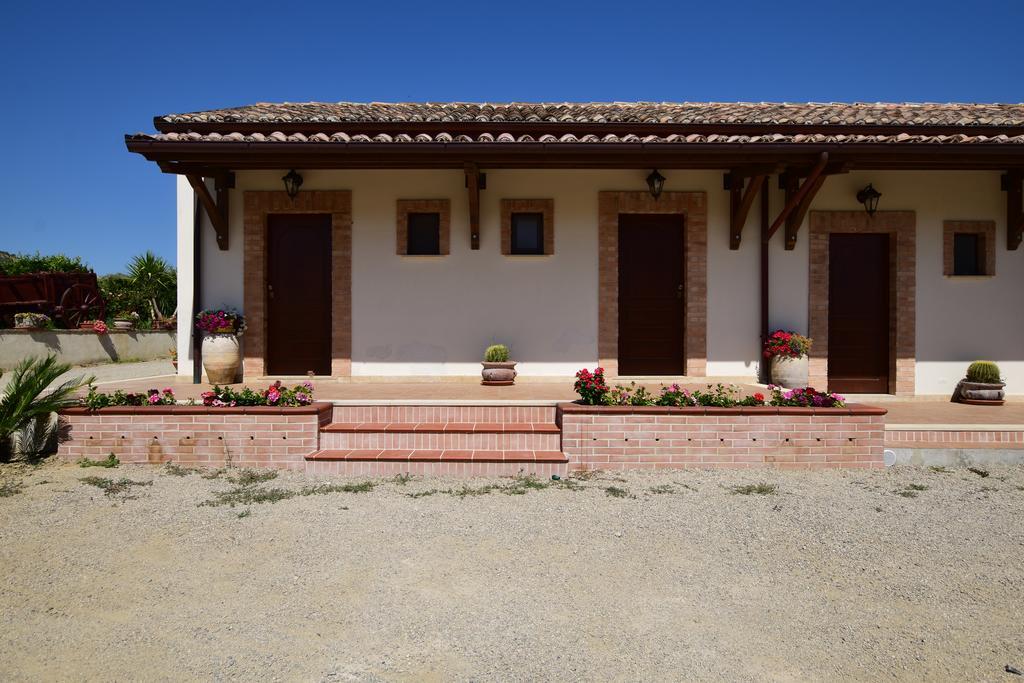 Agriturismo Trappeto Vecchio San Demetrio Corone ภายนอก รูปภาพ